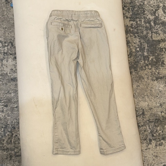 Old Navy khakis, adjustable elastic waistband Size 4T - Picture 5 of 5